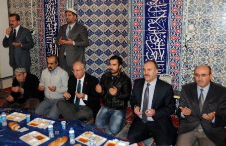 Manisa'da cinayet sebebiyle kavgalı olan iki doğulu aile barıştırıldı