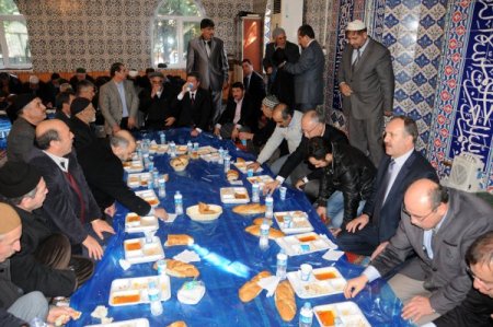 Manisa'da cinayet sebebiyle kavgalı olan iki doğulu aile barıştırıldı