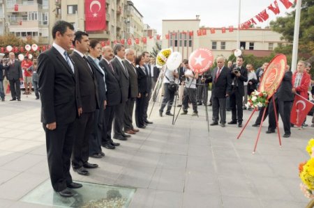 Manisa'da Cumhuriyet yürüyüşü düzenlendi