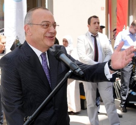 Manisa'da dar gelirliler alışverişi Gıda Bankası'ndan yapacak