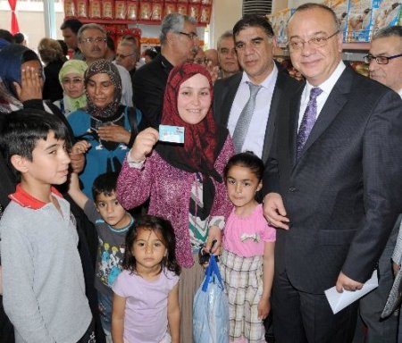 Manisa'da dar gelirliler alışverişi Gıda Bankası'ndan yapacak