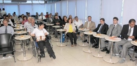 Manisa'da engelliler diş tedavisi için evinden alınacak