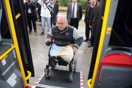 Manisa'da engelliler spor yapmaya özel minibüsle gidecek