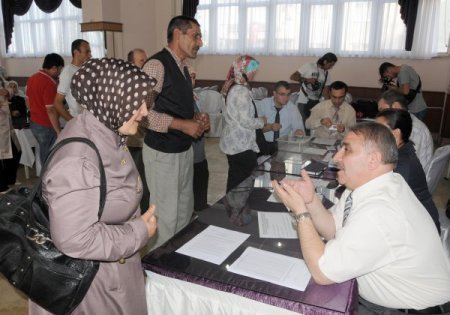 Manisa'da okullarda çalıştırılmak üzere 60 geçici işçi alındı