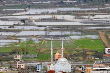 Manisa'da tarım arazileri su altında kaldı