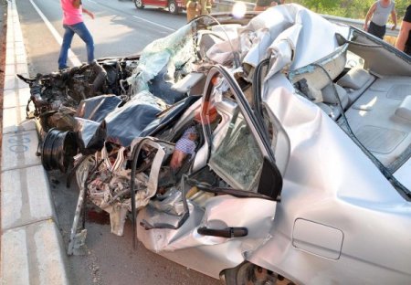Manisa'da Trafik Kazası: Baba İle Oğul Öldü, Anne Ve Kızı Yaralı