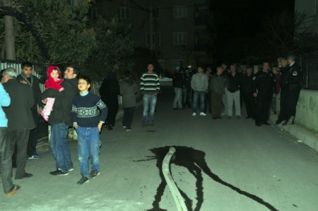 Manisa'da yangın: 1 kişi yaralandı, 2 kişi dumandan etkilendi