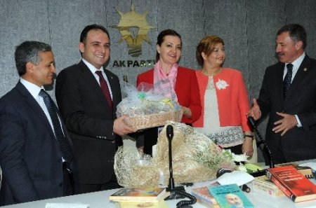 Manisa'dan Azerbaycan'a 10 bin kitap