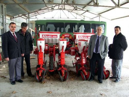 Manisalı Çiftçiler Yeni Mibzerle Anız Temizlemeden Ekim Yapabilecek