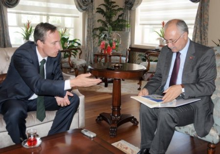 Manisalılar En Çok Sağlık Ve Cenaze Hizmetlerinden Memnun