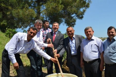 Manisa’nın Şatırlar Köyünde Hayır Yemeği Düzenlendi