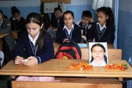 Mantardan Zehirlenen İrem'siz İlk Derste Bütün Sınıf Ağladı