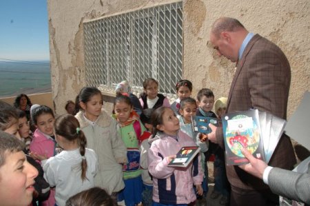 Mardin Belediyesi Okullara 10 Bin Kitap Dağıttı