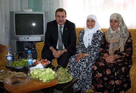 Mardin Milletvekili Güler, Halasının Bayramını Kutlamak İçin Midyat’a Geldi