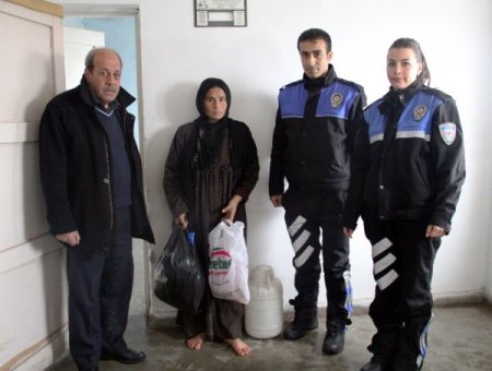 Mardin polisi Suriyeli mültecilere yardım dağıttı