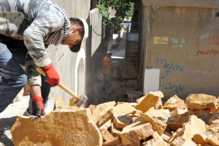 Mardin Sokakları Taşlarla Kaplanıyor