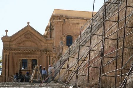 Mardin'de, Tarihi Ve Kültürel Mekânların Restorasyonu Devam Ediyor