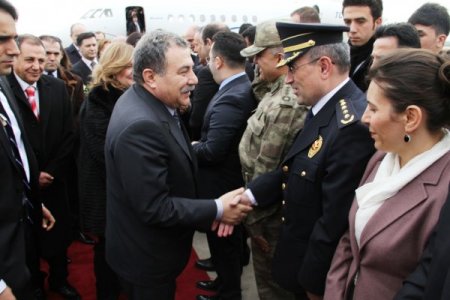 Mardin'de barış güvercini uçuran Güler: Barış güvercinleri barış ortamında uçar