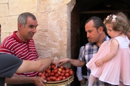 Mardin'de Paskalya Bayramı yumurta tokuşturularak kutlandı