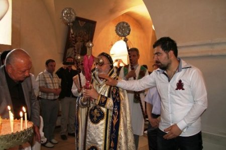 Mardin'de Paskalya Bayramı yumurta tokuşturularak kutlandı