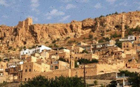 Mardin'de taşın ve inancın kardeşliği cami ve kiliseye yansıyor