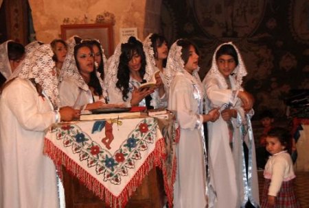Mardin'deki Süryaniler Paskalya Bayramı'nı Kutladı