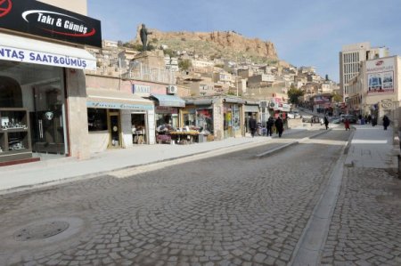 Mardin'in tarihi caddesi, 3 milyon liraya yenilendi
