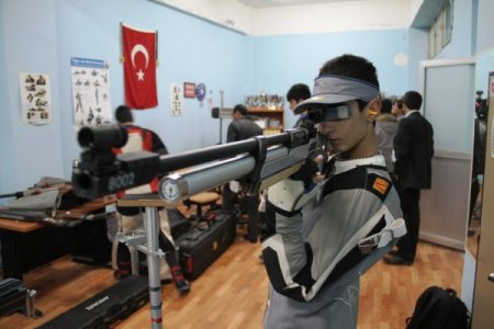 Mardinli gençler atıcılıkta Türkiye rekoru kırdı