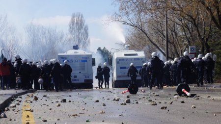 Marjinal sol gruplar ‘Şehitleri Anma’ etkinliğini engellemeye çalıştı
