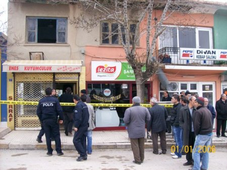 Market Duvarını Delip Sarrafı Soydular