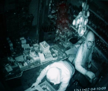 Market soygunu güvenlik kameralarına yansıdı