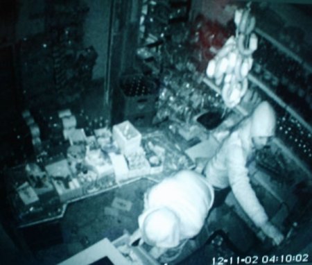 Market soygunu güvenlik kameralarına yansıdı