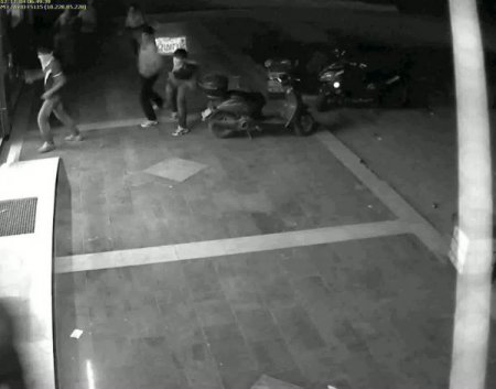 Markete ses bombalı saldırı güvenlik kamerasında