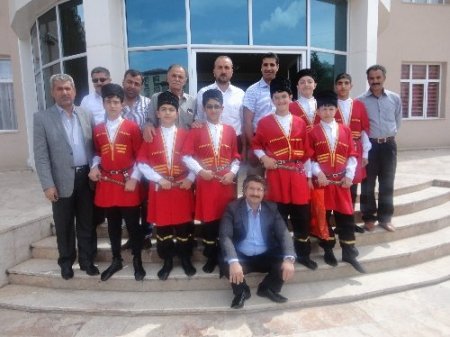 MARKÖYDER üyeleri Nahçıvan’da Türk okullarını ziyaret etti