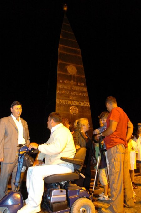 Marmara Depremi Kavaklı Sahilindeki Anıtta Tekrar Hatırlandı