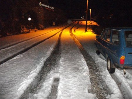 Marmaris’in Osmaniye köyünde dolu hayatı felç etti