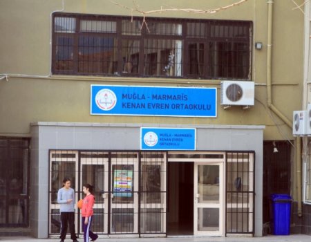 Marmaris’teki okullarda hâlâ 'Kenan Evren' adı yaşatılıyor (Özel)