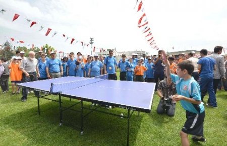 Masa tenisinde 400 kişiyle rekor denemesi