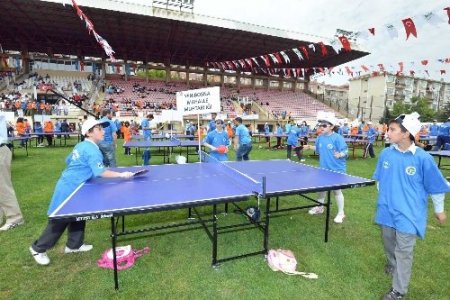 Masa tenisinde 400 kişiyle rekor denemesi