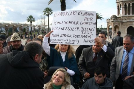 'Mavi kapak' kampanyasını istemeyen engelliler biraraya geldi