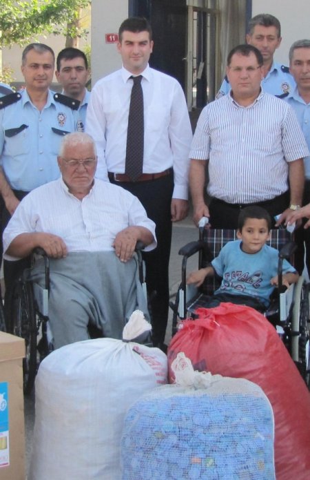 Mavi kapak Sumbas’ta iki engelliyi sevindirdi