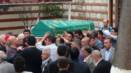 Mazgal boşluğundan düşüp ölen genç son yolculuğuna uğurlandı