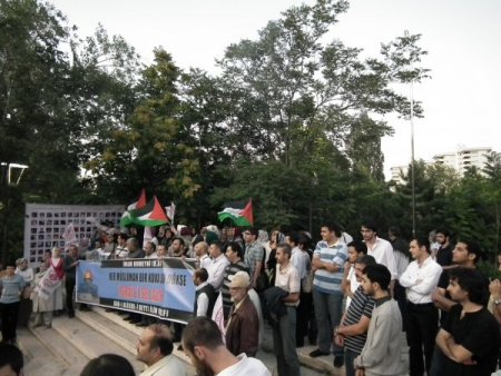 Mazlumder, İsrail'in Gazze Saldırısını Protesto Etti