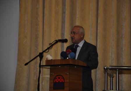 Meclis Başkanı Çiçek: Dünyaya Türkçe öğretenleri takdir etmek lazım