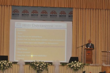 Meclis Başkanı Çiçek: Dünyaya Türkçe öğretenleri takdir etmek lazım