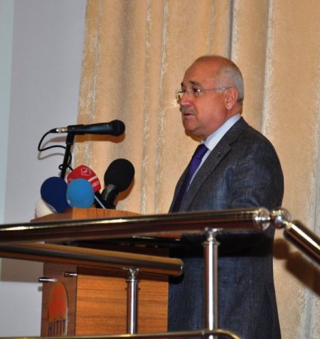 Meclis Başkanı Çiçek: Dünyaya Türkçe öğretenleri takdir etmek lazım