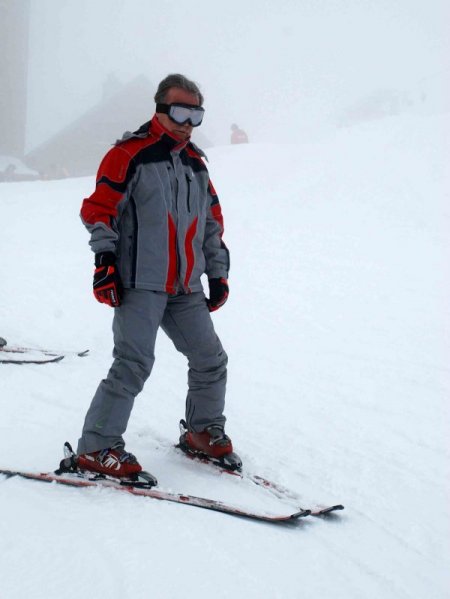 Meclis Başkanı Mehmet Ali Şahin Kartalkaya'da Kayak Yaptı