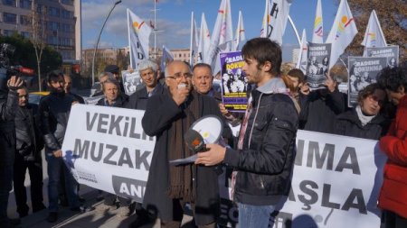 Meclis önünde ‘dokunulmazlık’ eylemi