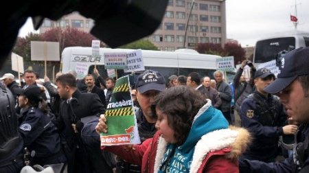 Meclis önünde YÖK protestosu: 11 gözaltı