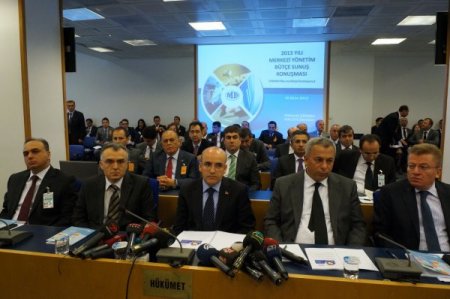 Meclis Plan ve Bütçe Komisyonu'nda limonlu protesto